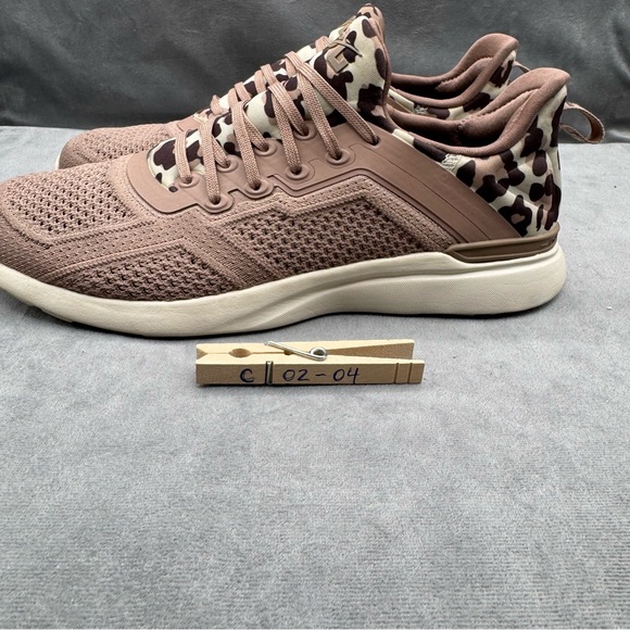 APL TechLoom Tracer Women’s‎ 9 Beach Almond Leopard Lightweight Running Sneakers - Picture 14 of 14
